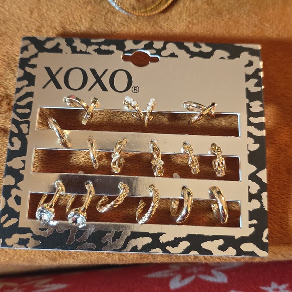 8 Piece FASHION GIFT OR RESALE BUNDLE. - Picture 4 of 14